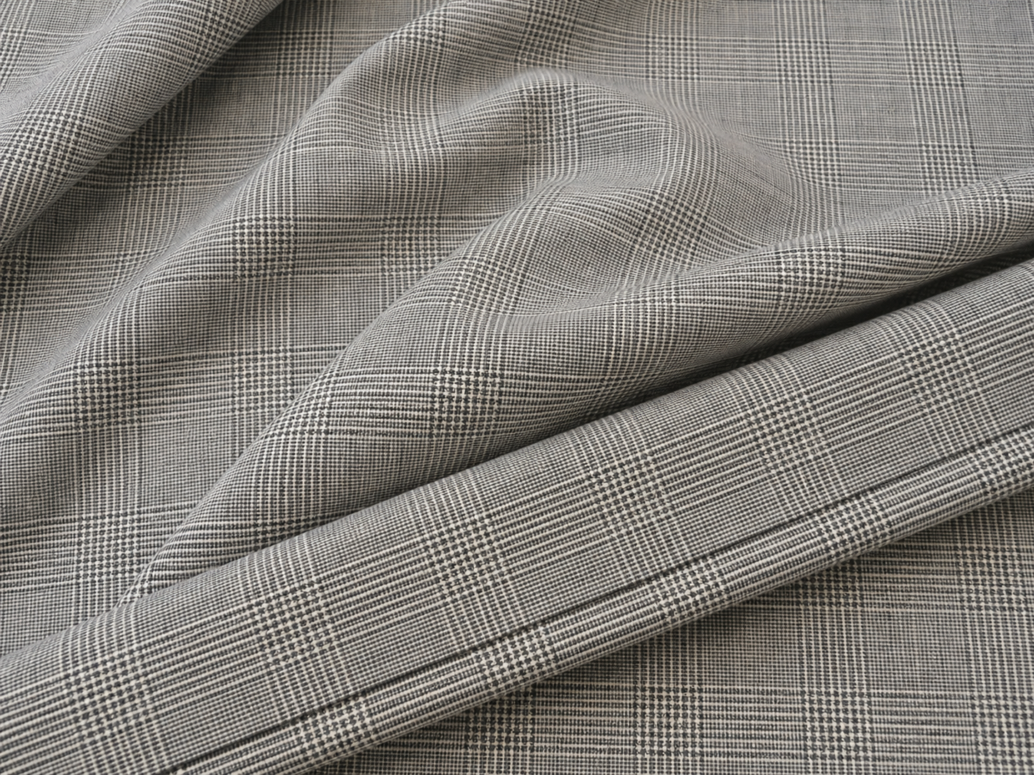Ultra light weight suiting 3323 Ultra light weight suiting glen check Width 58 inch - Image 1
